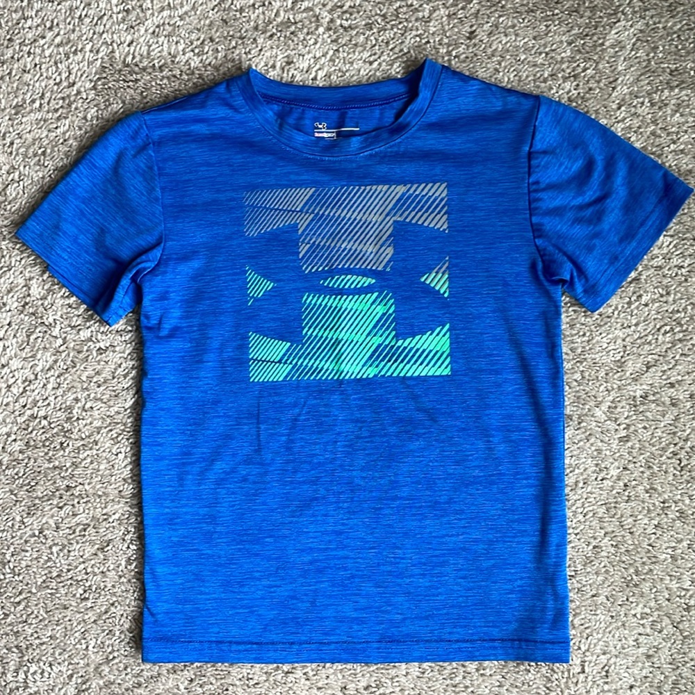 Boys Under Armour T-shirt size 7
